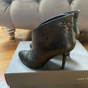Vince Camuto ankle boot Sz 7
